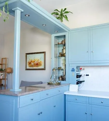 M͟͞a͟͞t͟͞a͟͞t͟͞h͟͞i͟͞a͟͞ Tinos